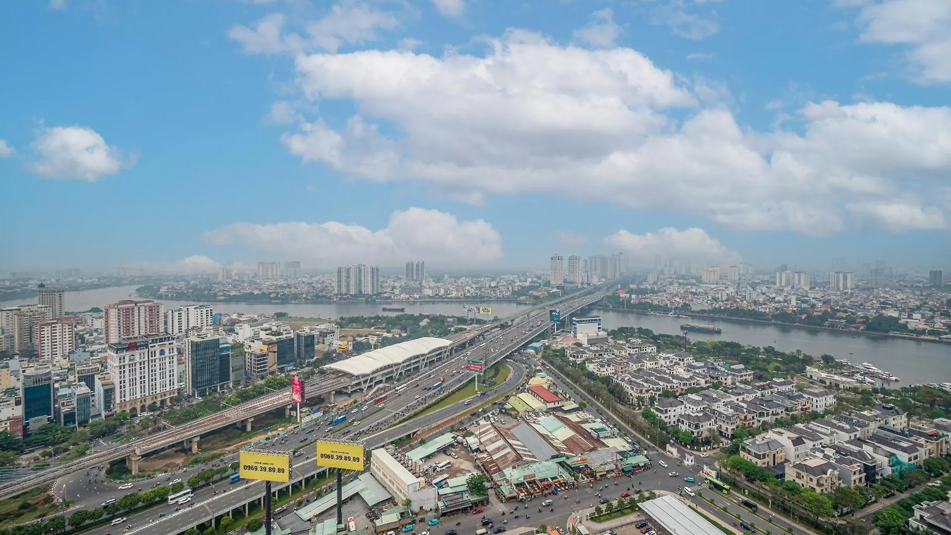 Apartment In Landmark-Vinhome Central Park By Yen Ho Chi Minh City
