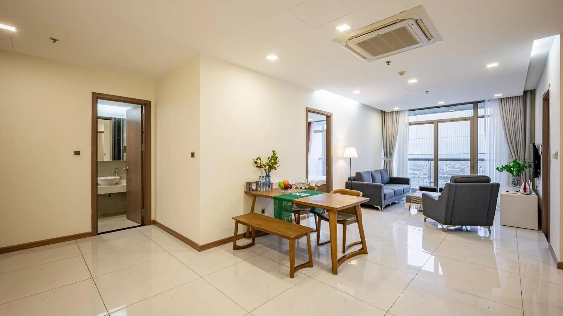 Apartment In Landmark-Vinhome Central Park By Yen Ho Chi Minh City Vietnam