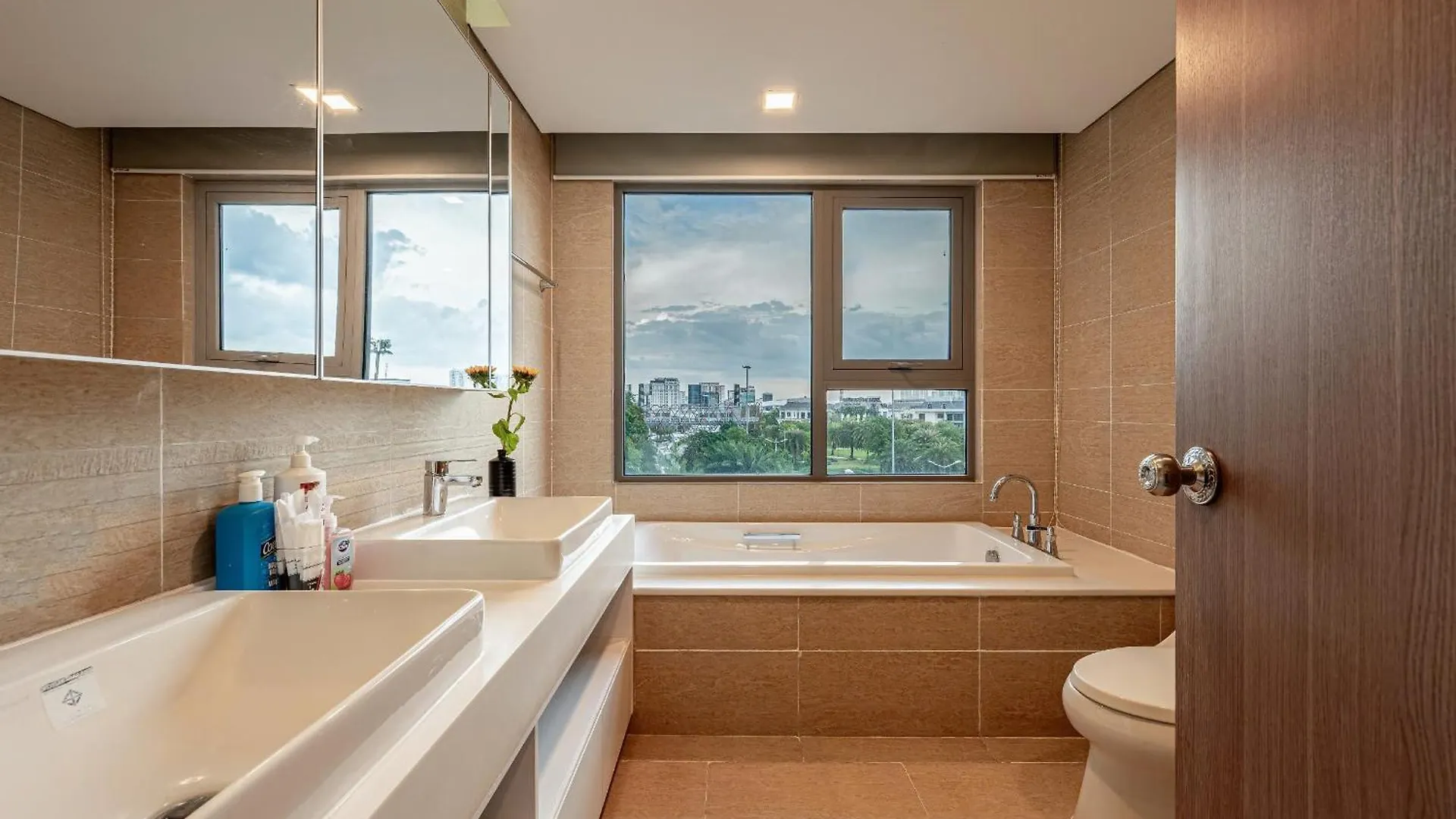 Apartment In Landmark-Vinhome Central Park By Yen Ho Chi Minh City