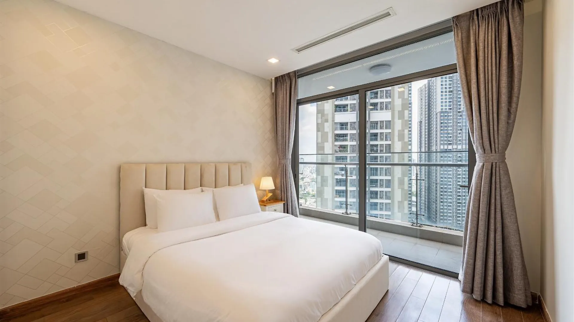 Apartment In Landmark-Vinhome Central Park By Yen Ho Chi Minh City