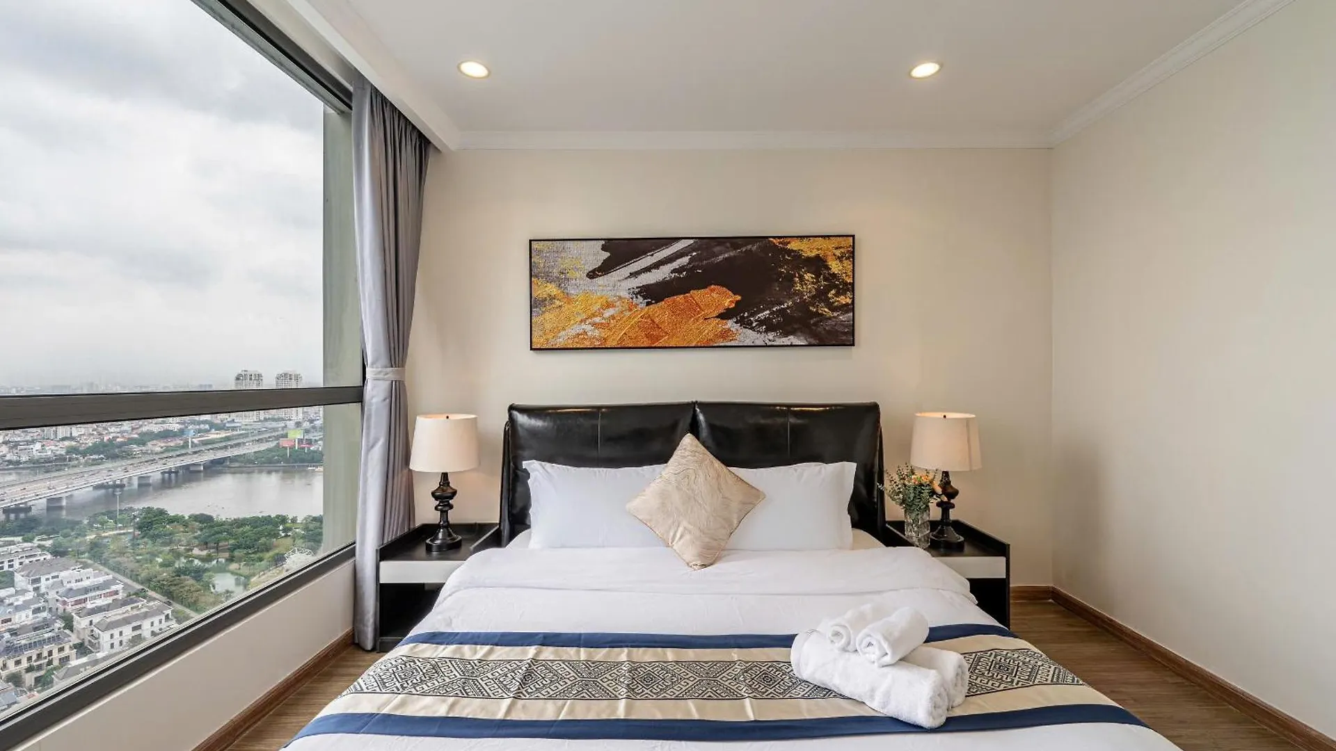 Apartment In Landmark-Vinhome Central Park By Yen Ho Chi Minh City Vietnam