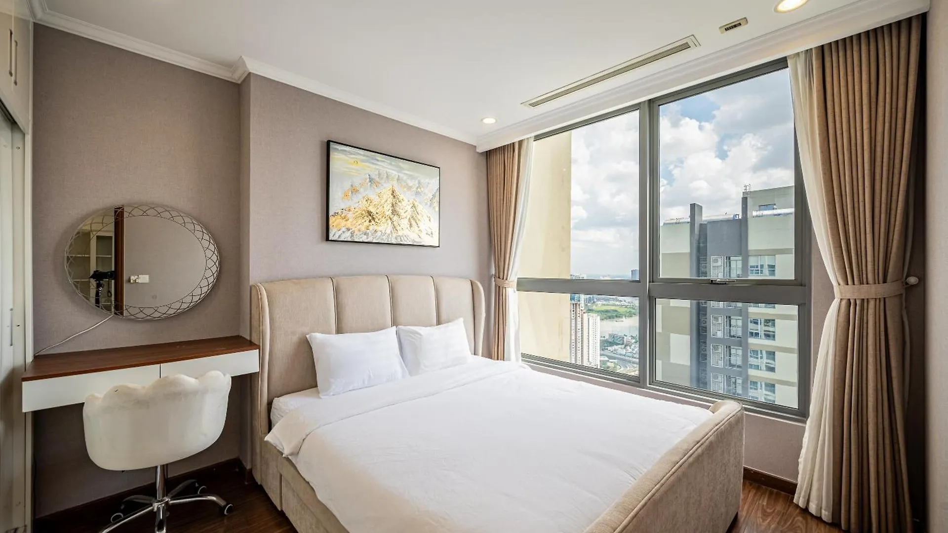 Apartment In Landmark-Vinhome Central Park By Yen Ho Chi Minh City