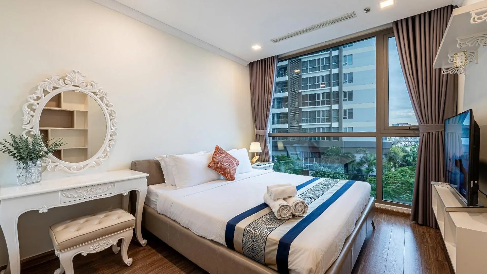Apartment In Landmark-Vinhome Central Park By Yen Ho Chi Minh City 0*,  Vietnam