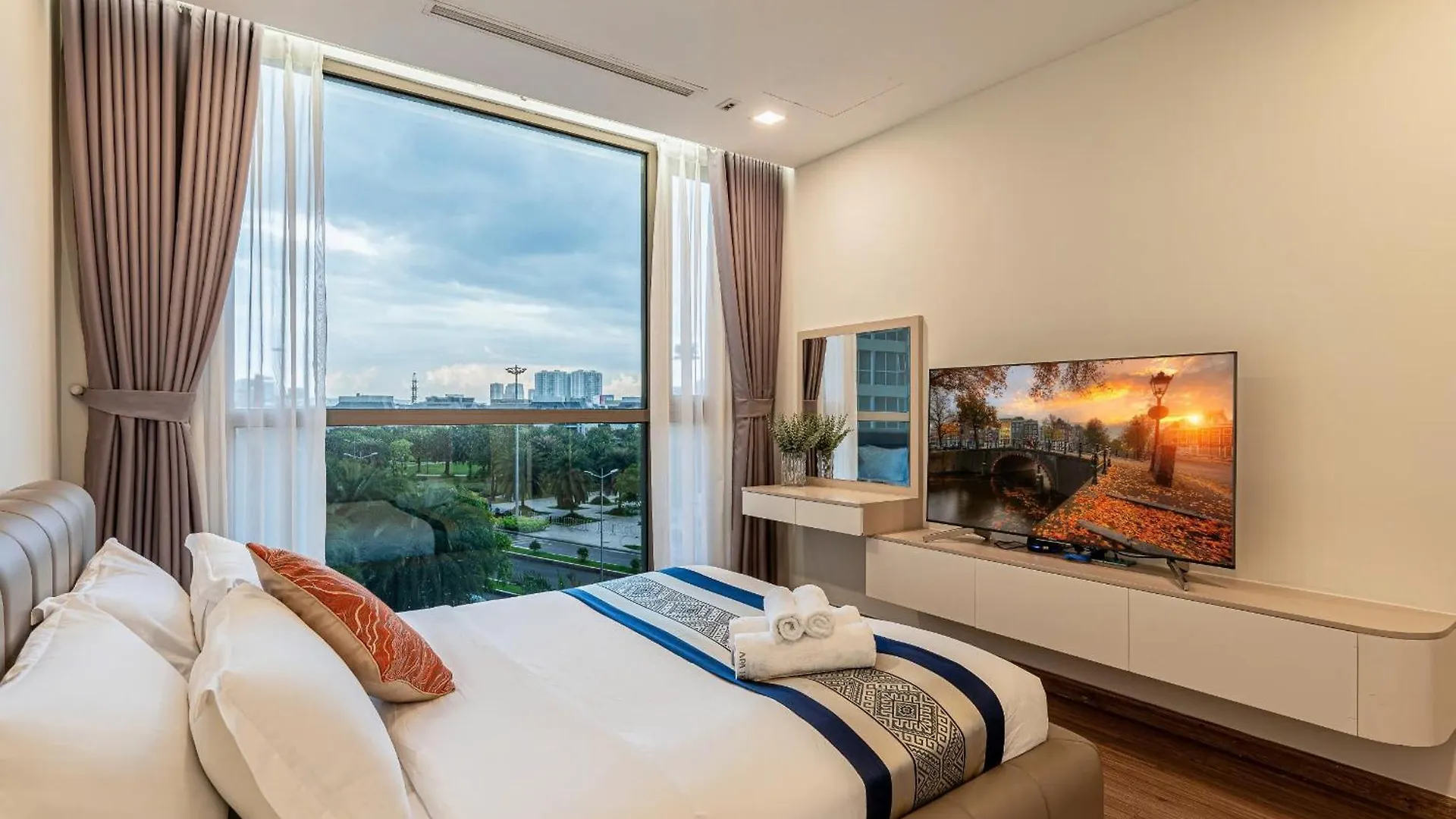Apartment In Landmark-Vinhome Central Park By Yen Ho Chi Minh City Vietnam