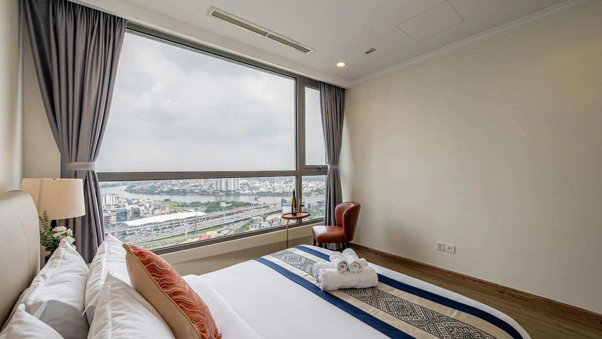 Apartment In Landmark-Vinhome Central Park By Yen Ho Chi Minh City Vietnam
