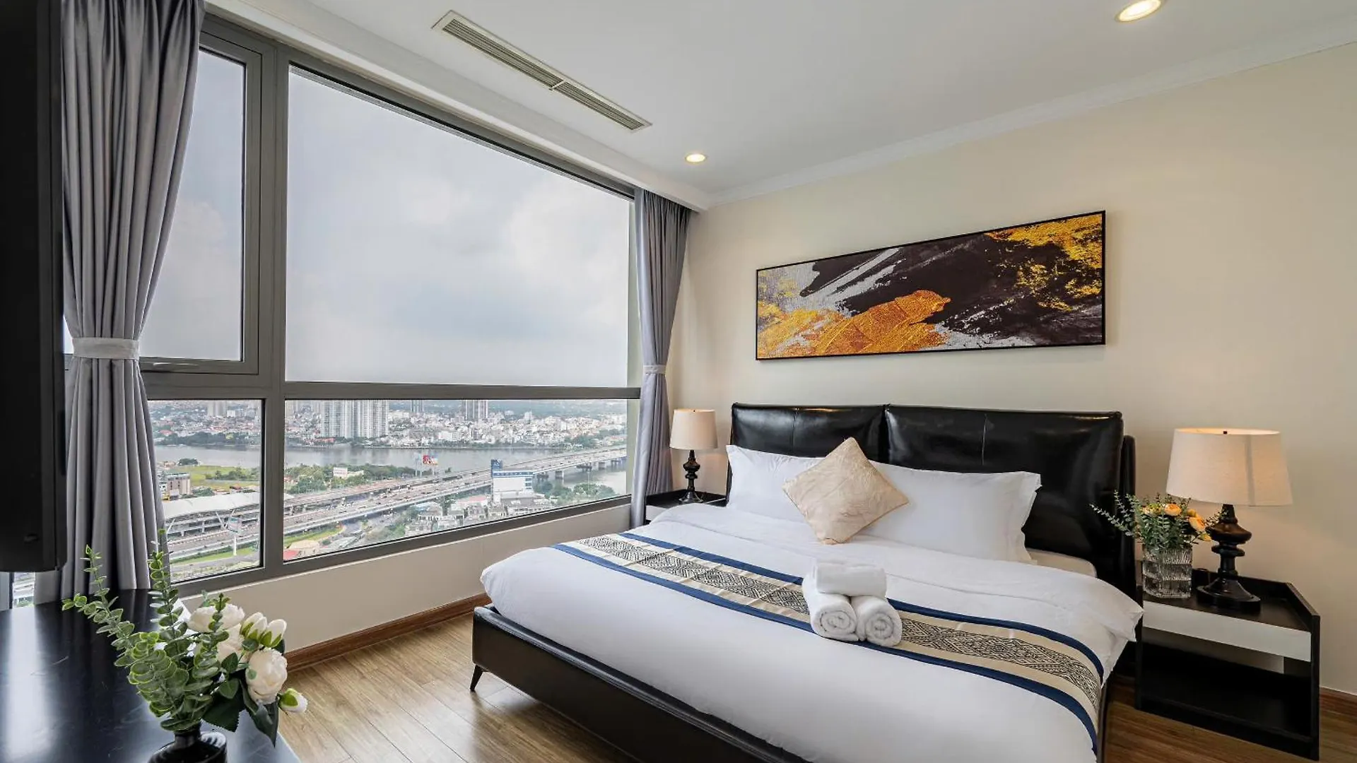 Apartment In Landmark-Vinhome Central Park By Yen Ho Chi Minh City