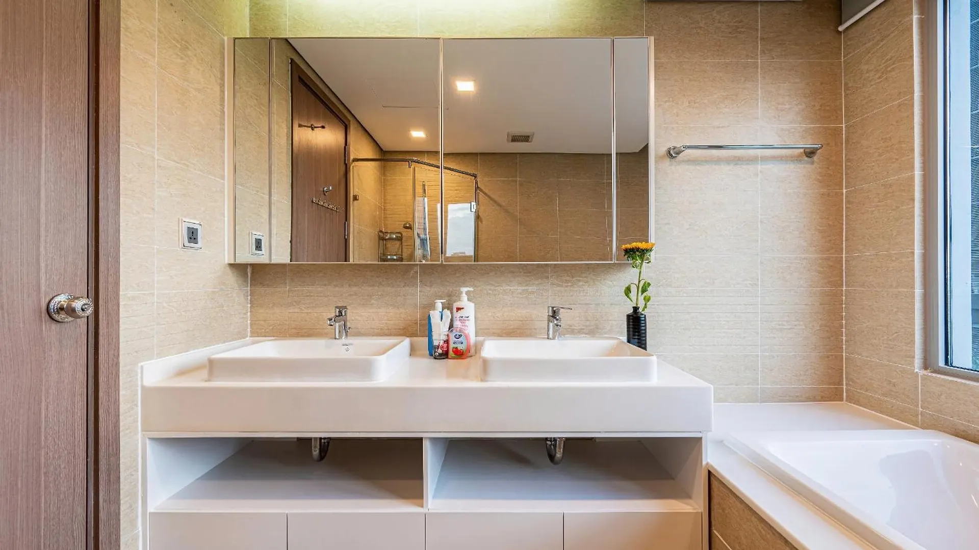 Apartment In Landmark-Vinhome Central Park By Yen Ho Chi Minh City Vietnam